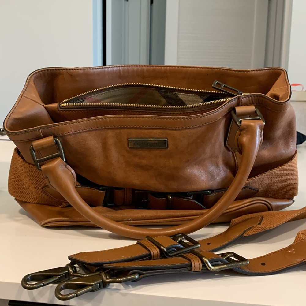 Burberry Belt Bag with Adjustable Strap - Picture 3 of 16